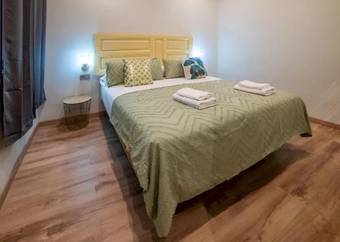 Bedrooms 1.5 Bathrooms Furnished - Justicia - Refurbished - MintyStay